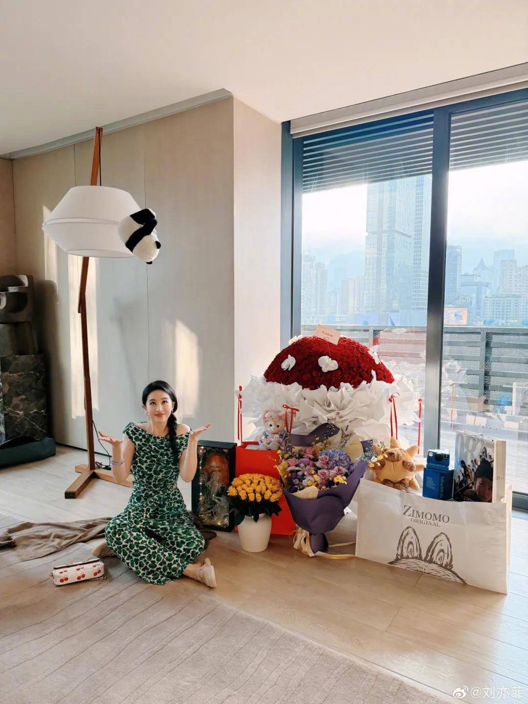 杨幂把钥匙扣扎在马尾上,瞬间实现满39减20!