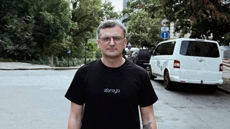 乌克兰前外长连夜出逃,自称遭到乌总统打压,泽连斯基好日子到头了?