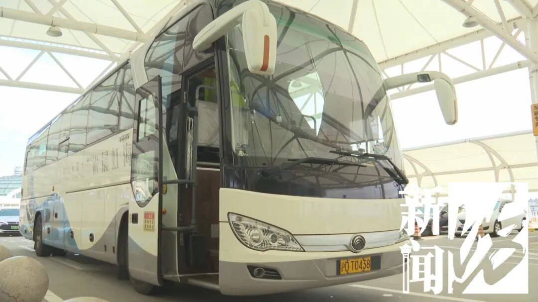 “不给我打马赛克,我肯定找到你!”上海一家四口打车与出租车司机爆发冲突