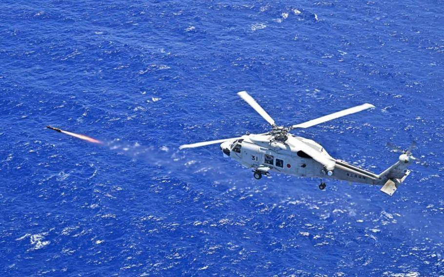 菲律宾海军精锐尽出,在黄岩岛附近直接开火,不料下一幕彻底破防