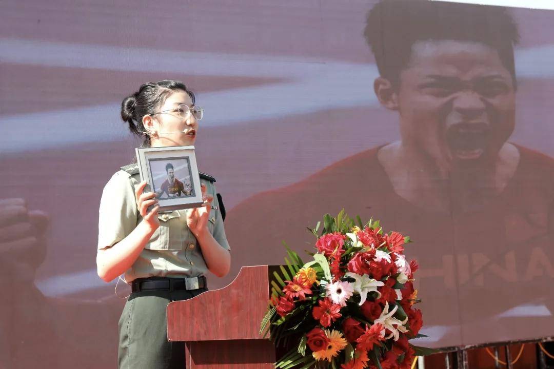 上尉女军官,收到北大录取通知书!