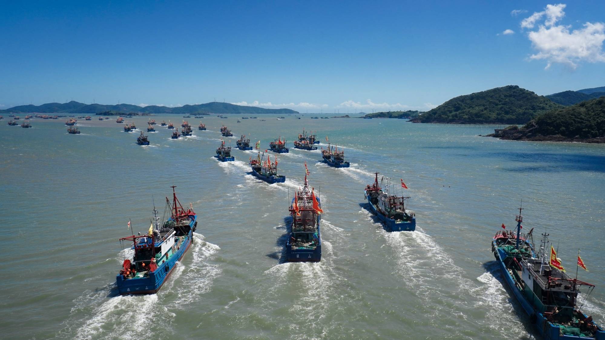 浙江宁波:东海开渔 千帆竞发