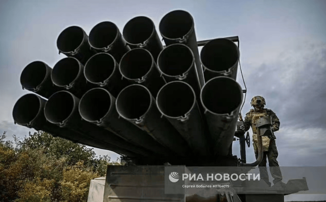 乌军2个旅被炸成火海,俄军获得重要情报,午夜重创北约秘密运输线!