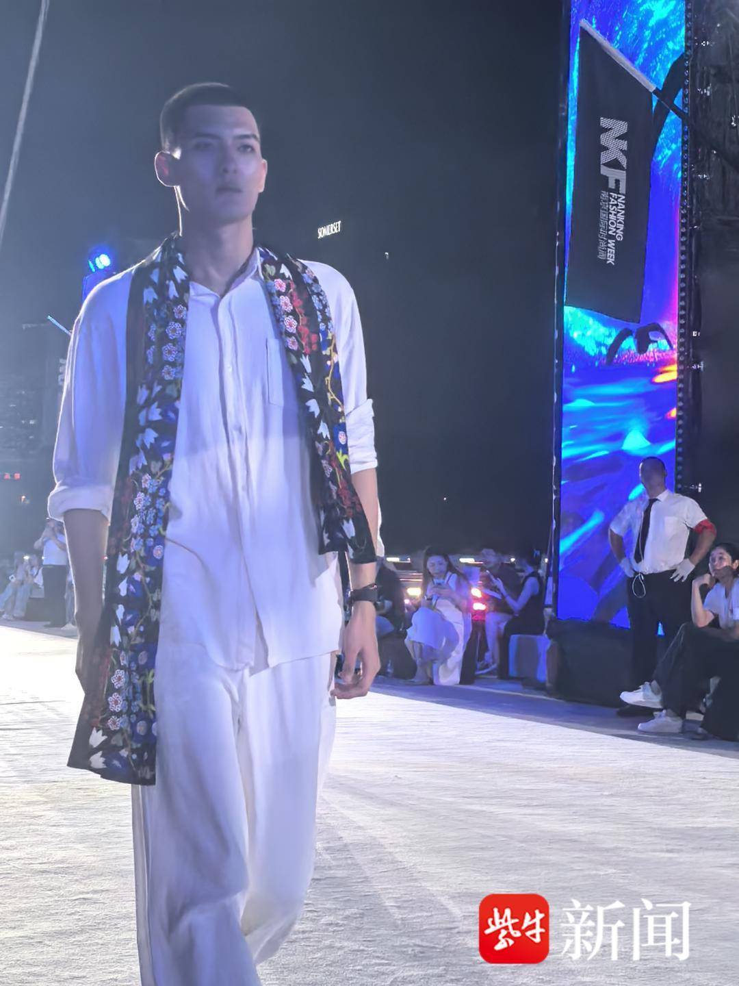 地标与时尚的化学反应!设计师主理人揭秘南京眼大秀台前幕后