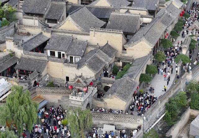 国庆期间,山西各地迎来客流高峰