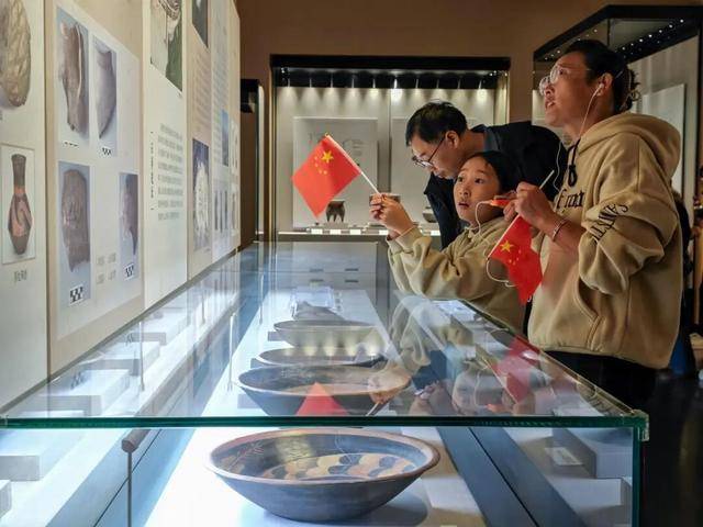 国庆期间,山西各地迎来客流高峰