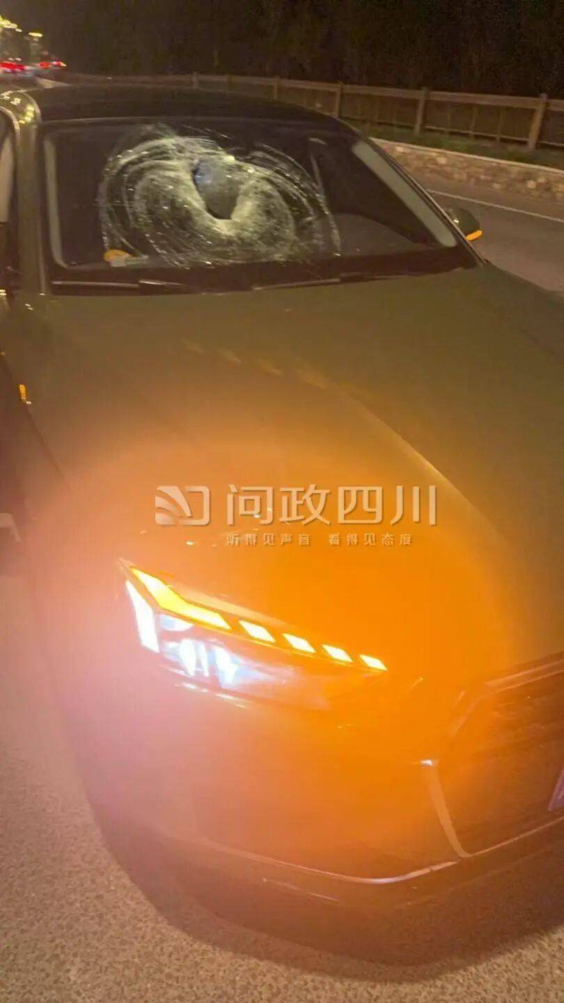 游客自驾游遇落石砸车,问政“索赔”遭拒:属意外,无相关单位负责,律师解读→