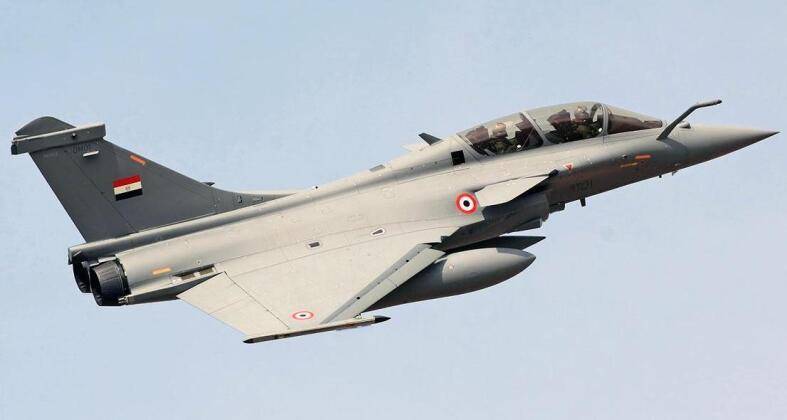 怕被歼10抢单了?美媒:暂停八年后,法国紧急向埃及交付阵风战机