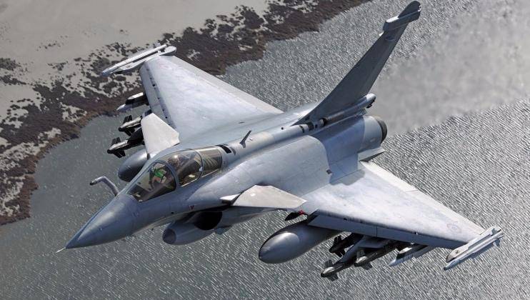 怕被歼10抢单了?美媒:暂停八年后,法国紧急向埃及交付阵风战机