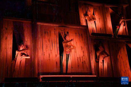 敦煌文化火出圈 《又见敦煌》人气旺