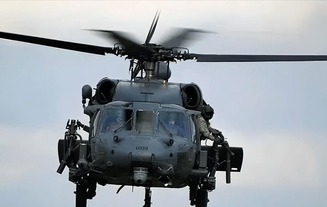 美以战争降级成“找飞行员”?伊外长嘲讽拉满,美国经历最黑暗24小时